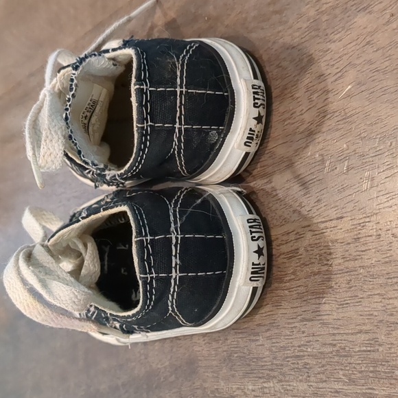 Converse all stars, toddler size 5 - Picture 2 of 4